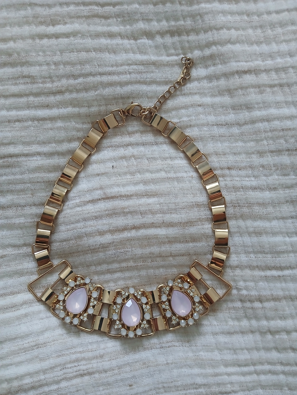 (2/15$)Gold Statement Necklace with Pink Teardrop Stones -